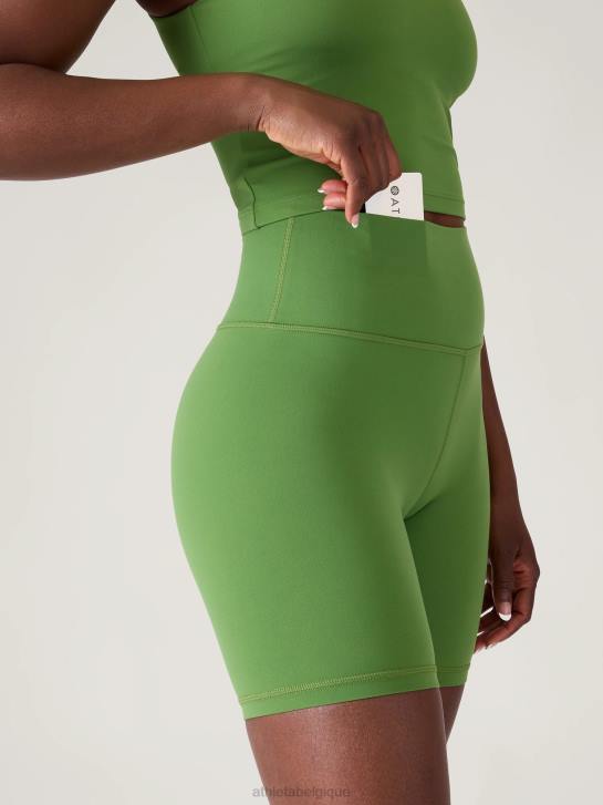 Athleta femmes transcender le court 7'' JRTZ144 vêtements vert baja